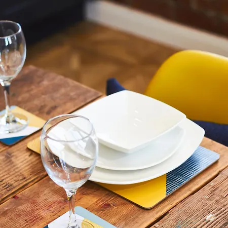 Sleek Manhattan Style In *