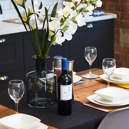 Sleek Manhattan Style In Lejlighed