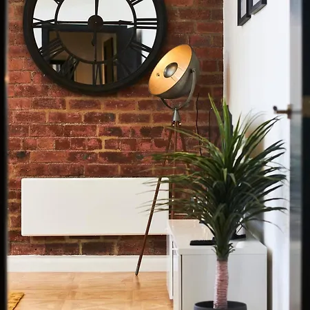 Sleek Manhattan Style In Leeds (West Yorkshire)