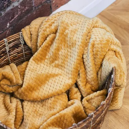 Sleek Manhattan Style In * Leeds (West Yorkshire)