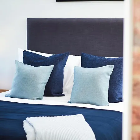 Sleek Manhattan Style In