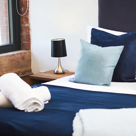 Sleek Manhattan Style In Apartamento