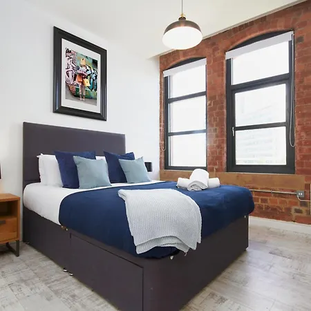 Sleek Manhattan Style In Lejlighed