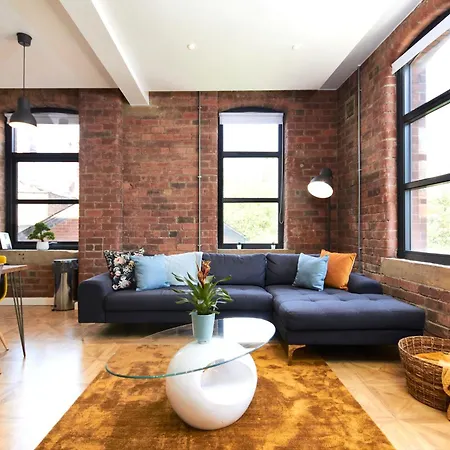 Sleek Manhattan Style In